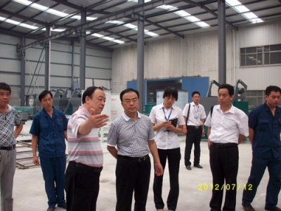 2012.7.12日李國忠教授到我公司參觀考察、指導工作