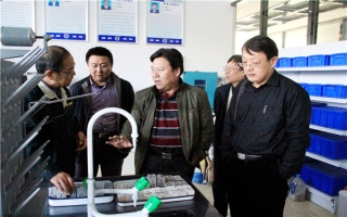 山東大學(xué)機械工程學(xué)院仇道濱書記、馮顯英教授蒞臨公司